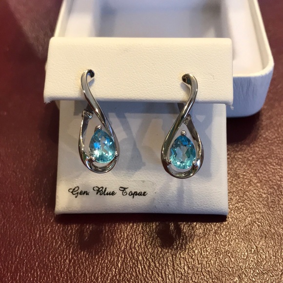 Jewelry - 🦋 SALE 🦋 Blue Topaz Infinity Earrings